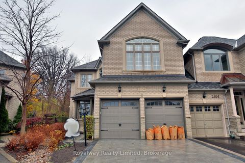 2104 PINEVALLEY Crescent E Oakville ON L6H 6L8