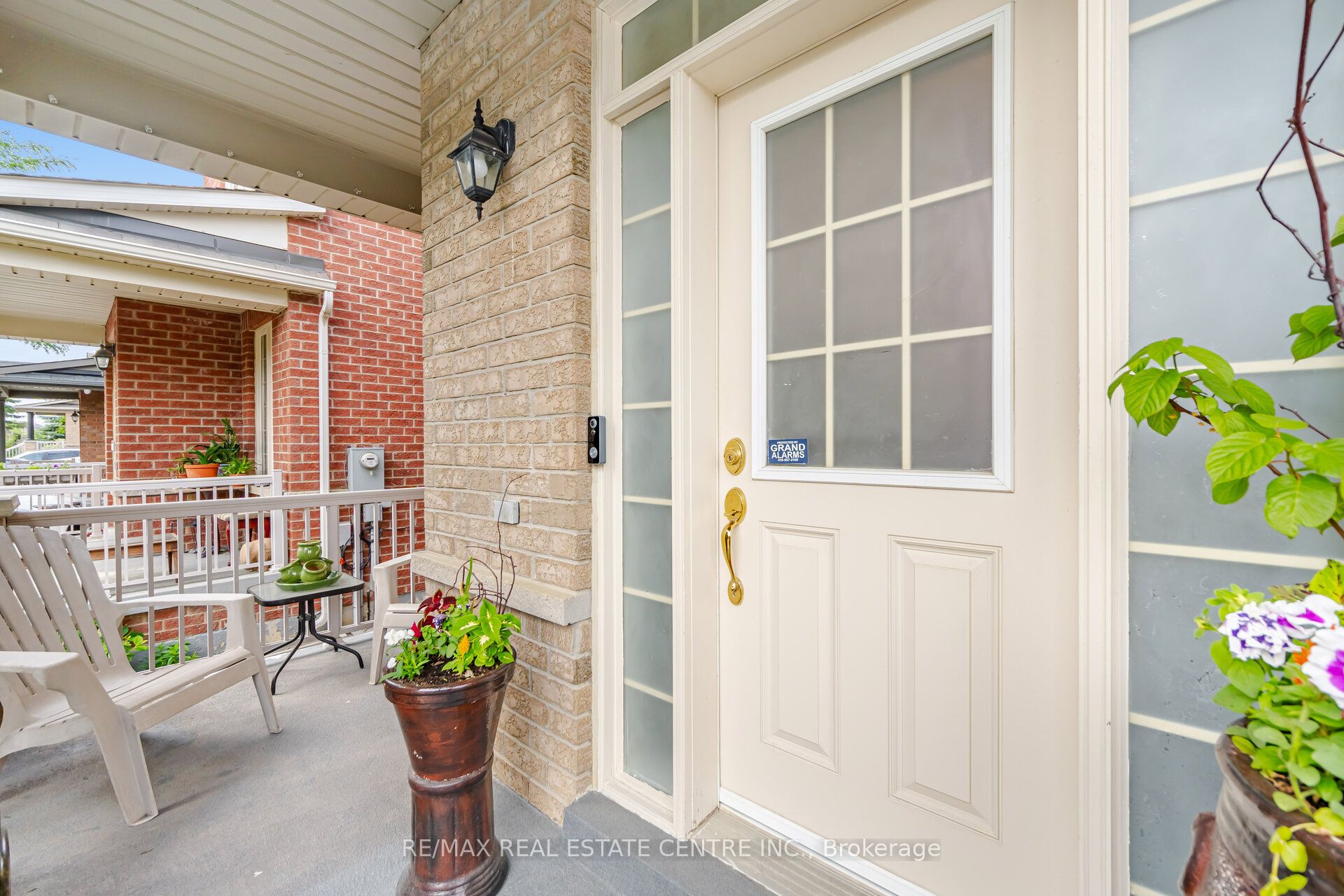 16 Gamson Crescent