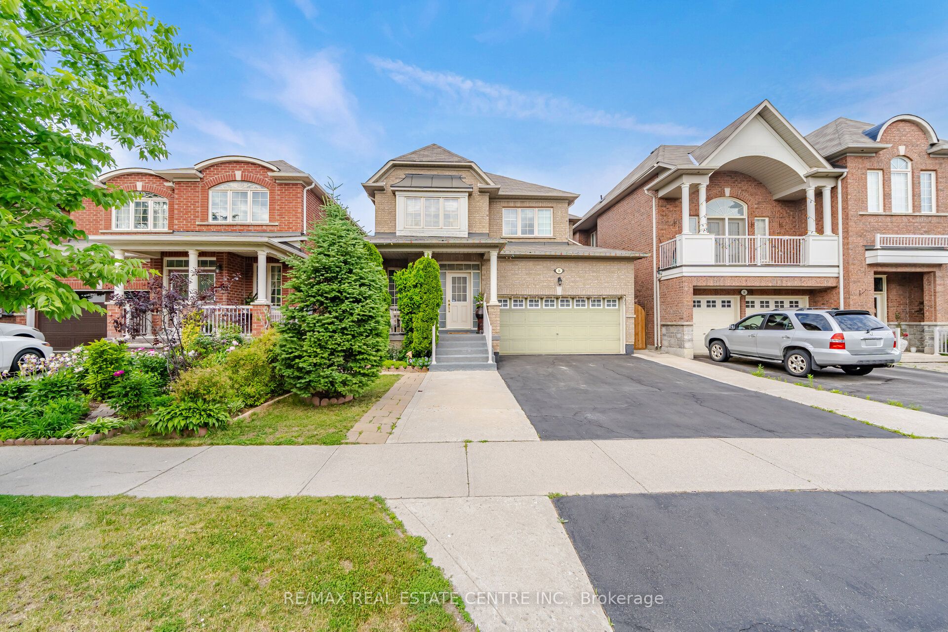 16 Gamson Crescent