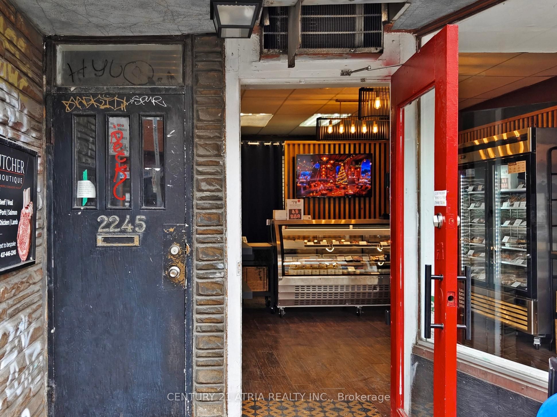 2245 Dundas Street W