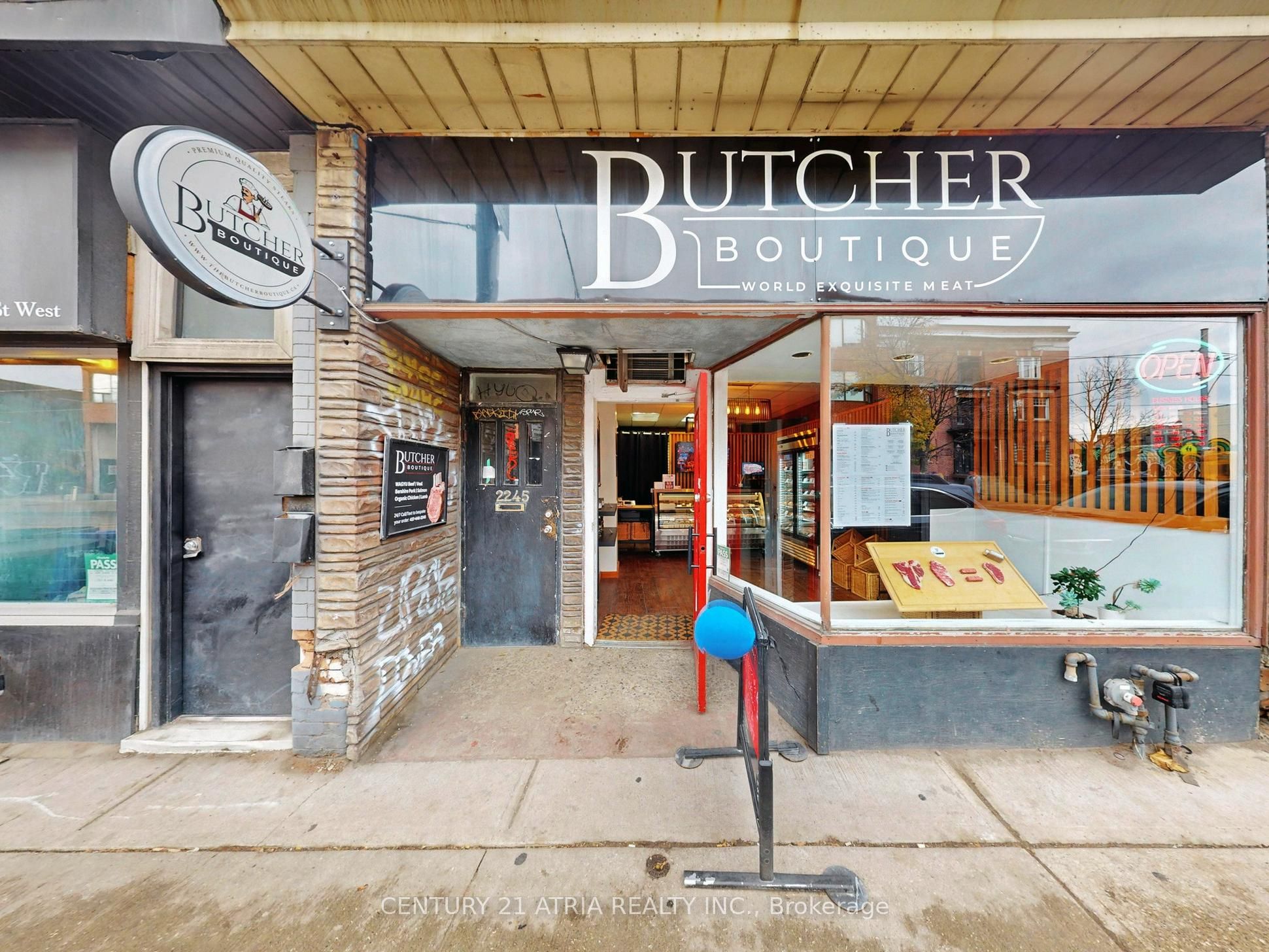 2245 Dundas Street W