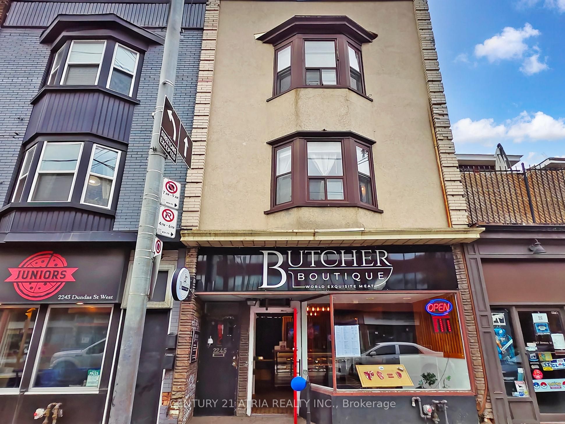 2245 Dundas Street W