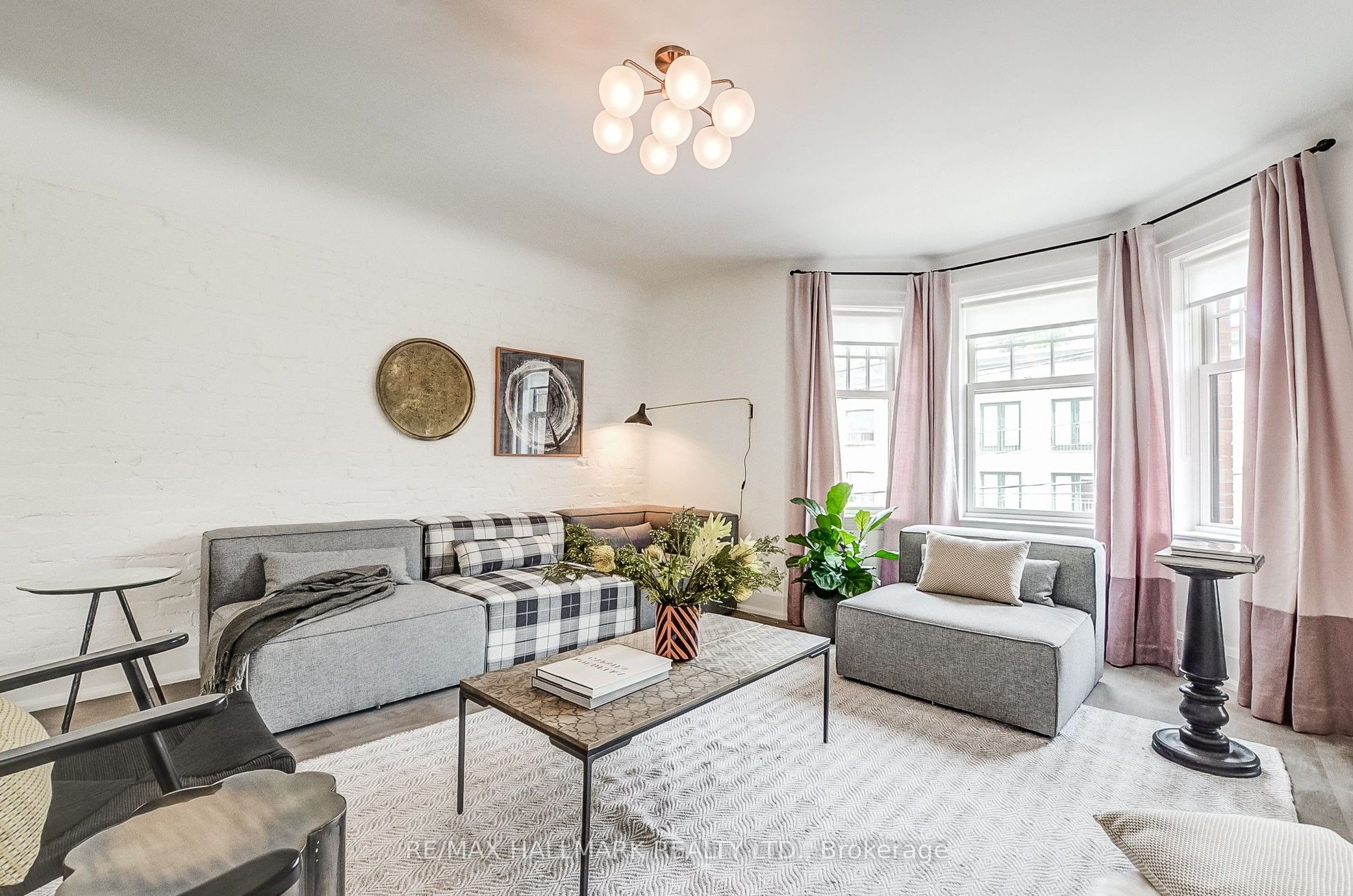 795 College Street 2A