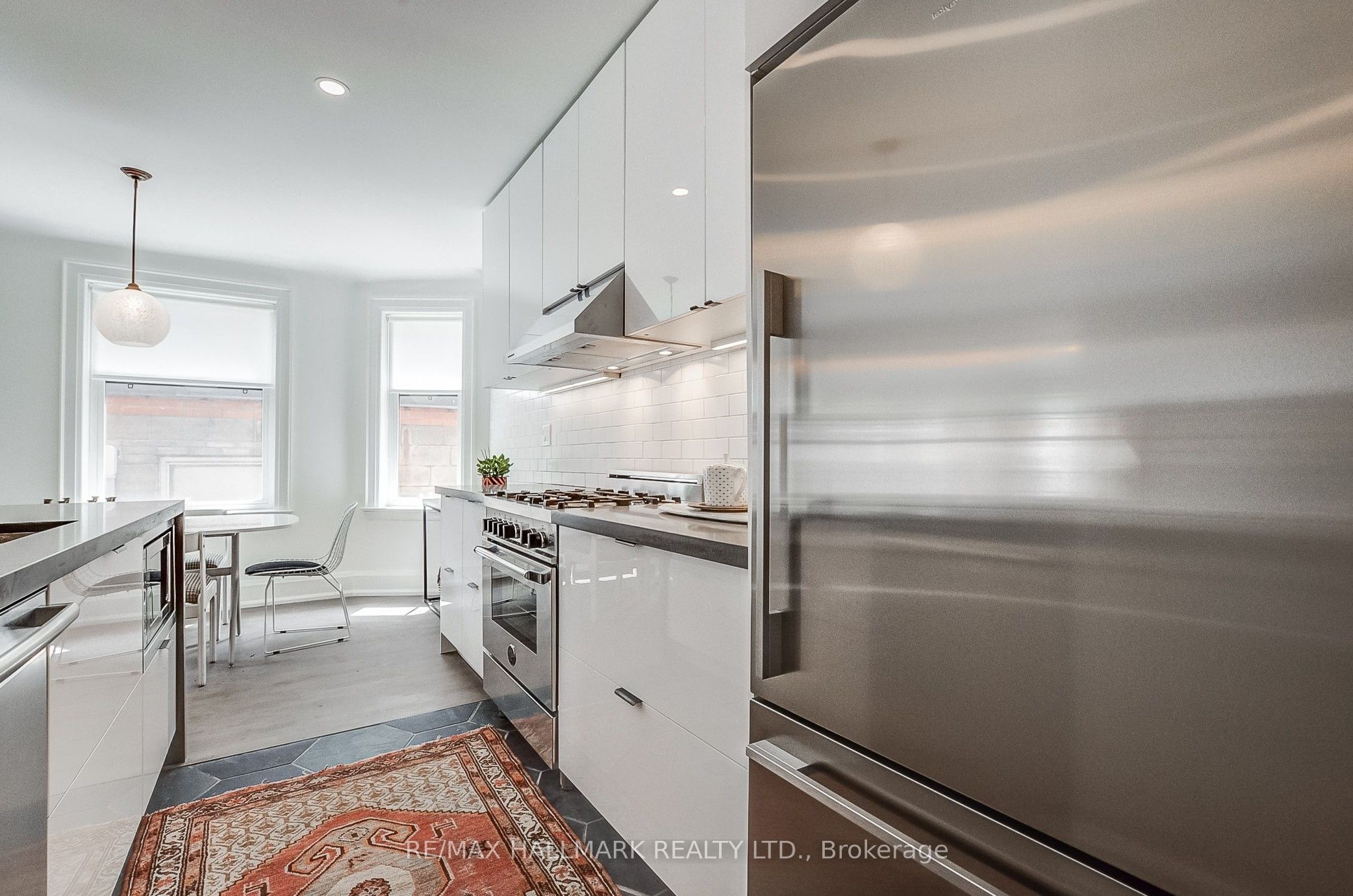 795 College Street 2A