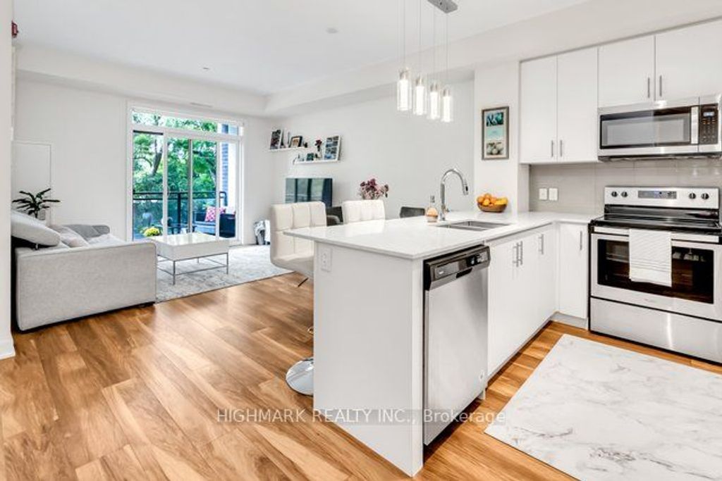 Photo of 320 Plains Road E #8, Burlington, ON L7T 0C1 (MLS # W12588720)