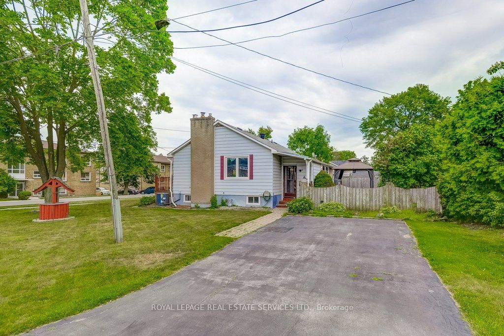 206 Maurice Drive