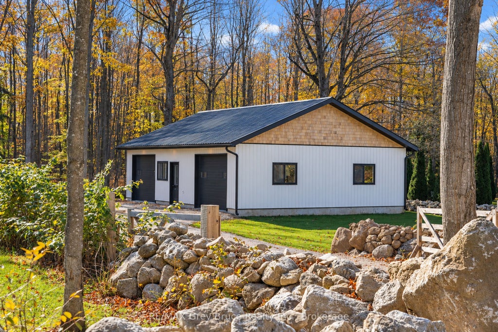 Photo of 742034 Sideroad 4A Side Road, Chatsworth, ON N0H 1K0 (MLS # X14120672)