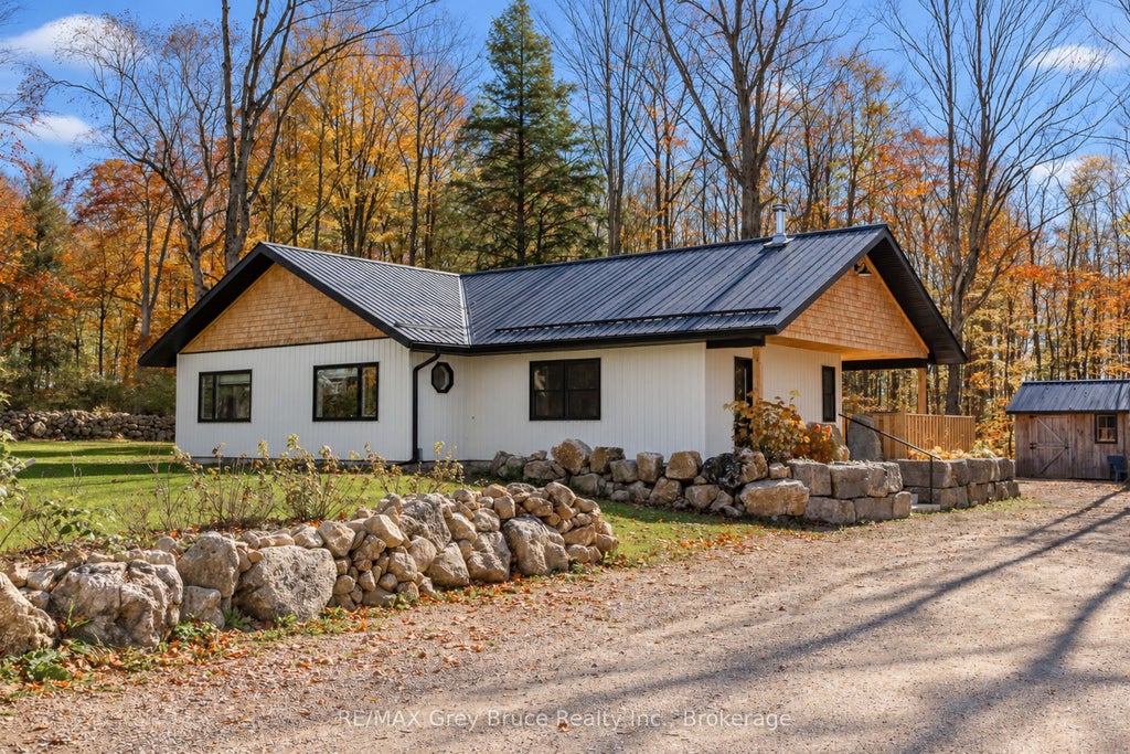 Photo of 742034 Sideroad 4A Side Road, Chatsworth, ON N0H 1K0 (MLS # X14120672)