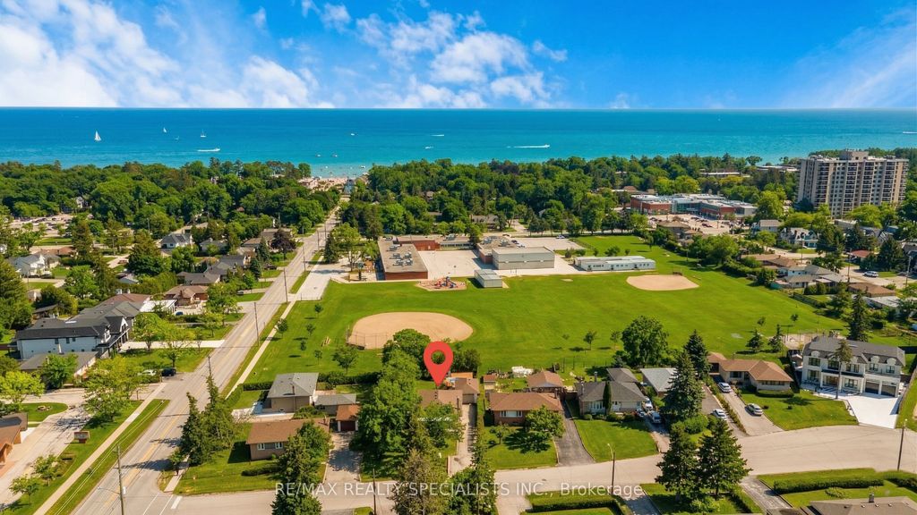 Photo of 240 Weighton Drive, Oakville, ON L6K 2R1 (MLS # W12969570)