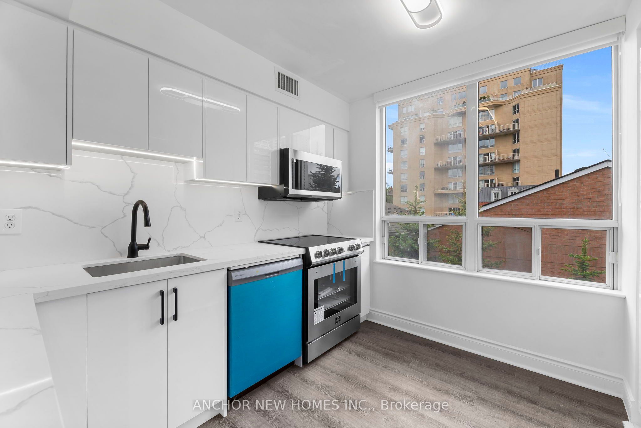 195 Merton Street 515