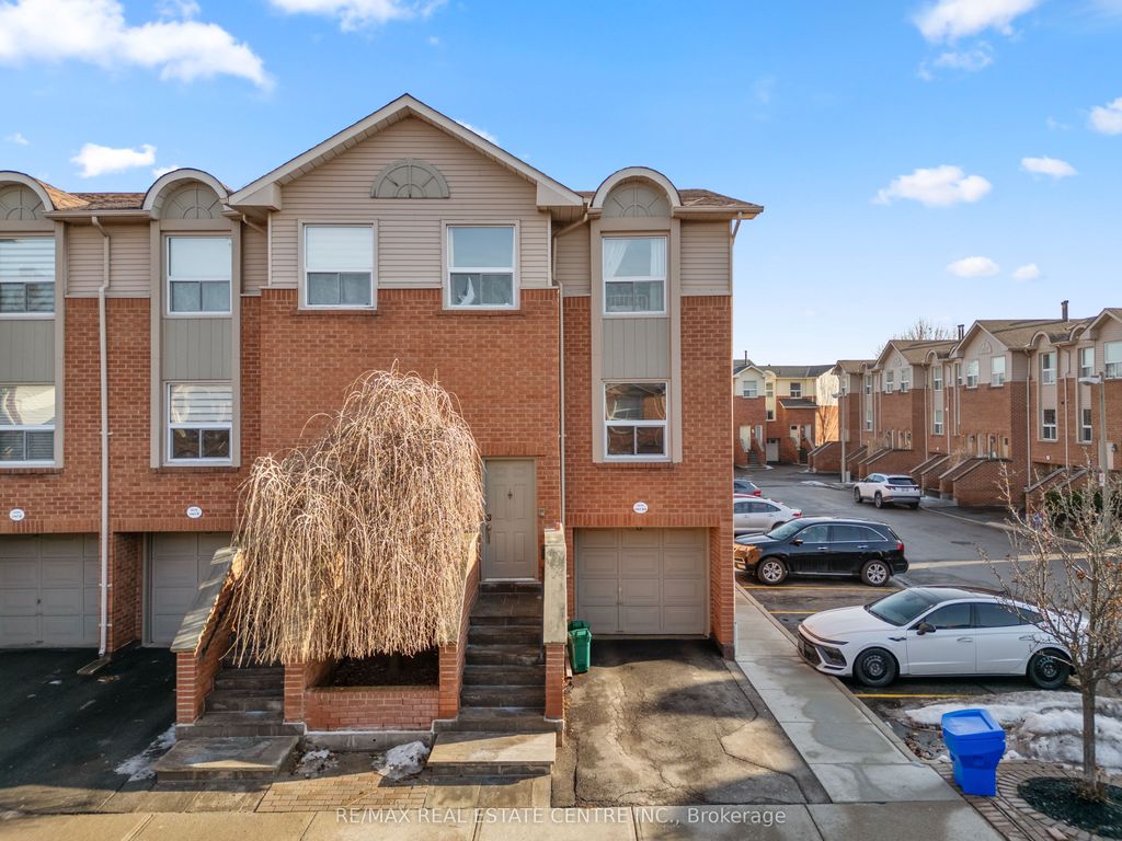 Photo of 1570 Reeves Gate #10, Oakville, ON L6M 3J3 (MLS # W12685384)