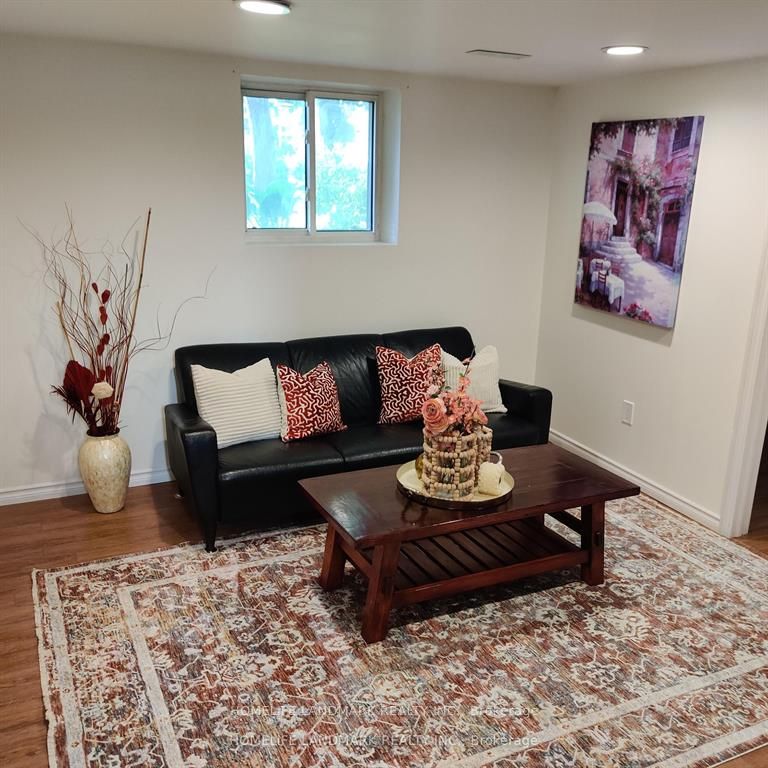 2184 Buttonbush Crescent