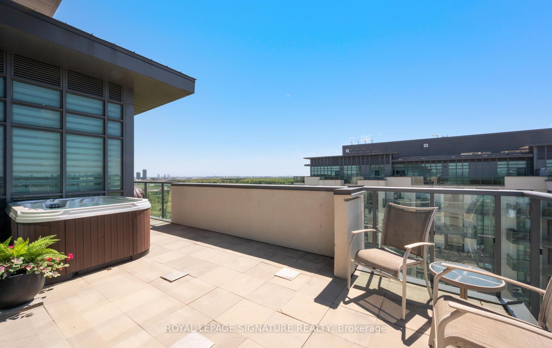 55 Yorkland Boulevard PH1202