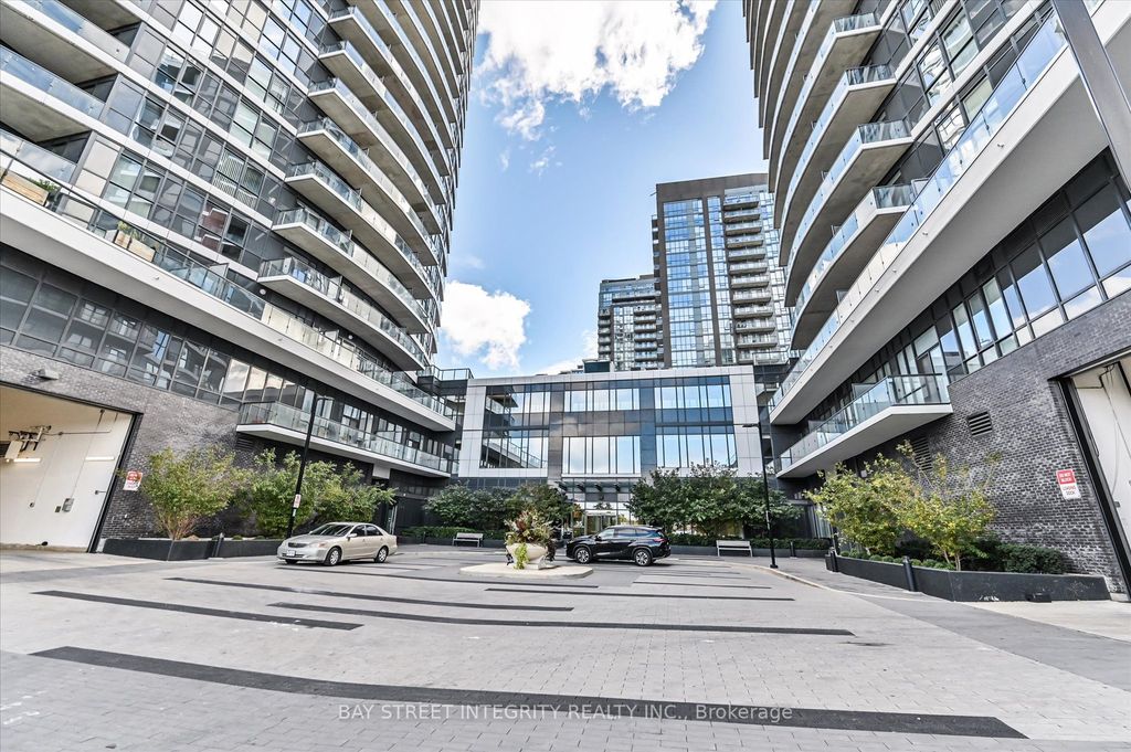 Photo of 35 Watergarden Drive #2719, Mississauga, ON L5R 0G8 (MLS # W13045036)