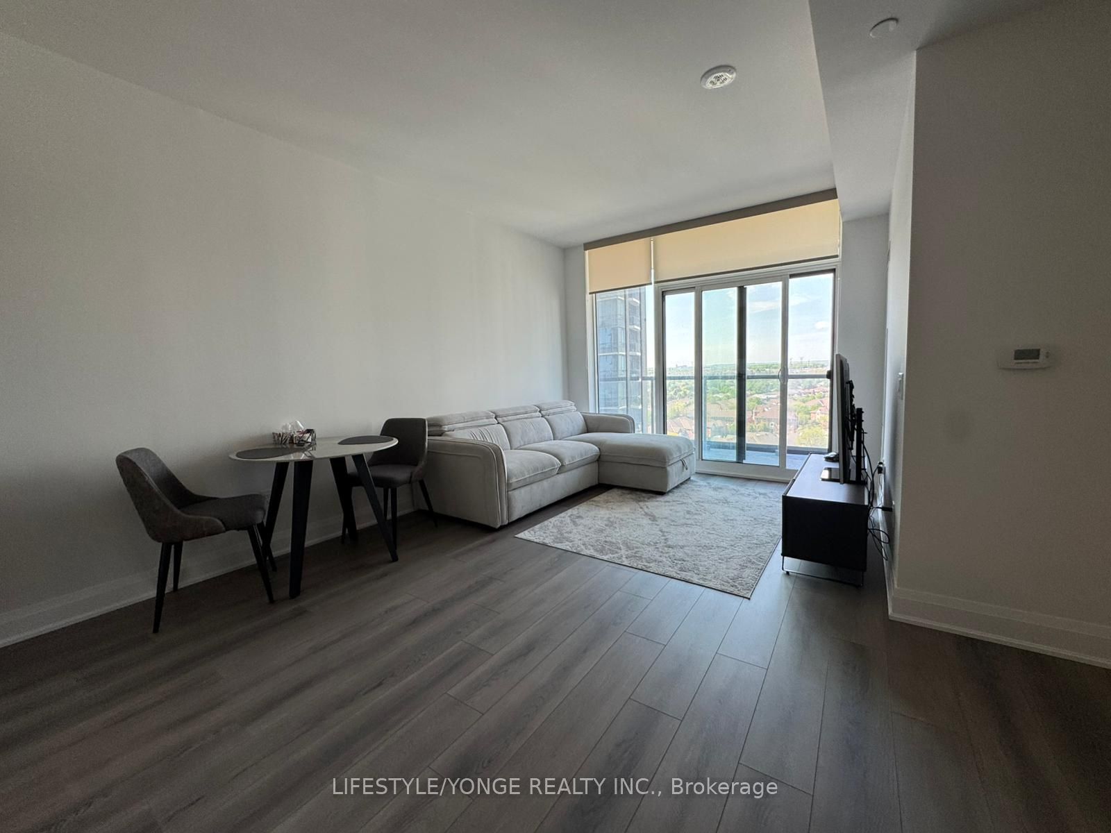 20 Gatineau Drive 1209
