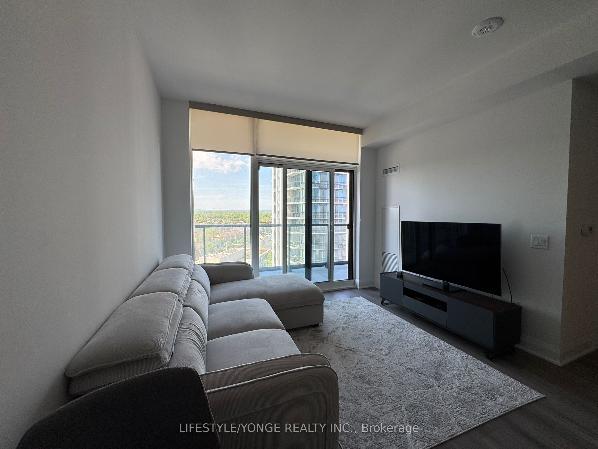 20 Gatineau Drive 1209