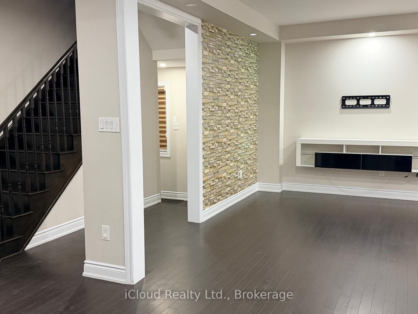 16 Provost Trail UPPER