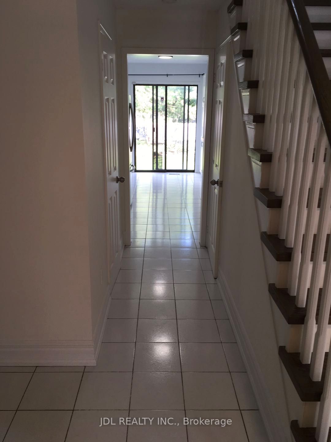 2 Laguna Crescent