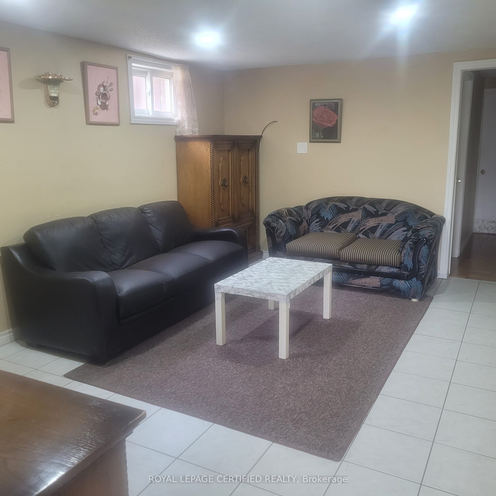 889 Blairholm Avenue main