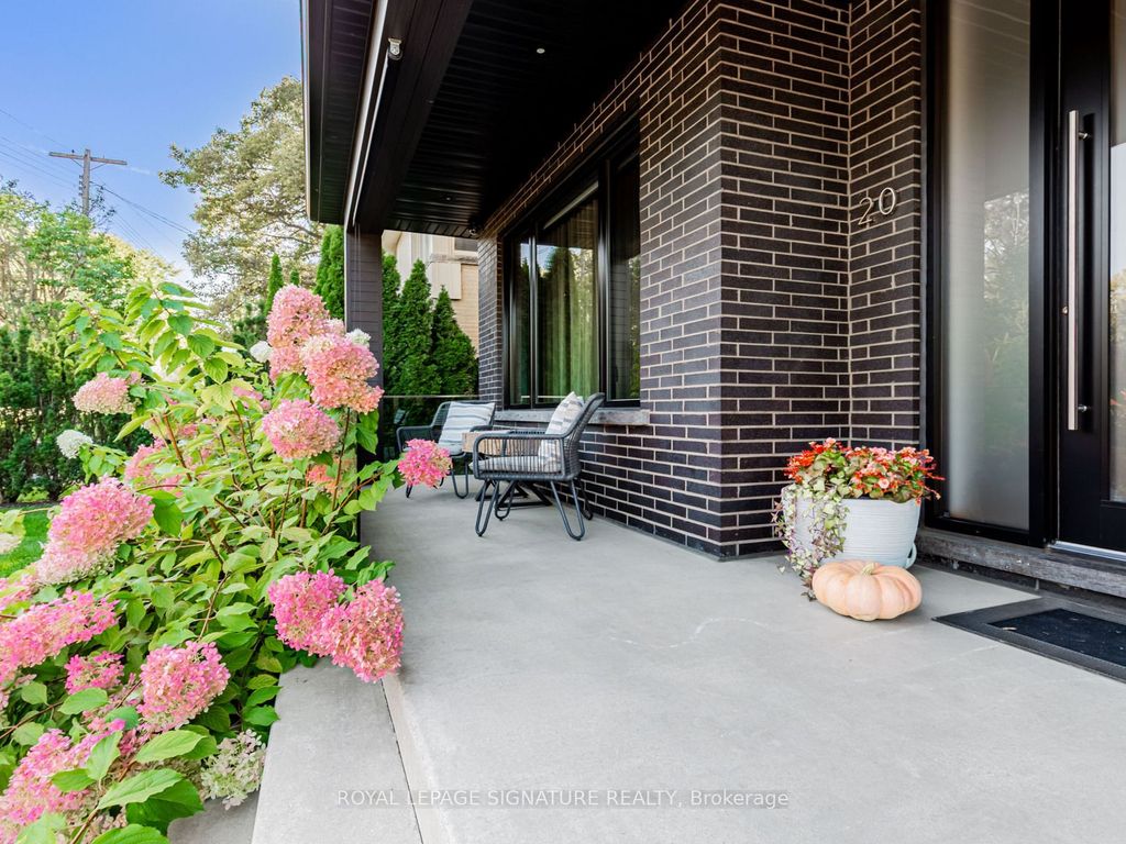Photo of 20 Hartfield Court, Toronto, ON M9A 3E4 (MLS # W12420808)