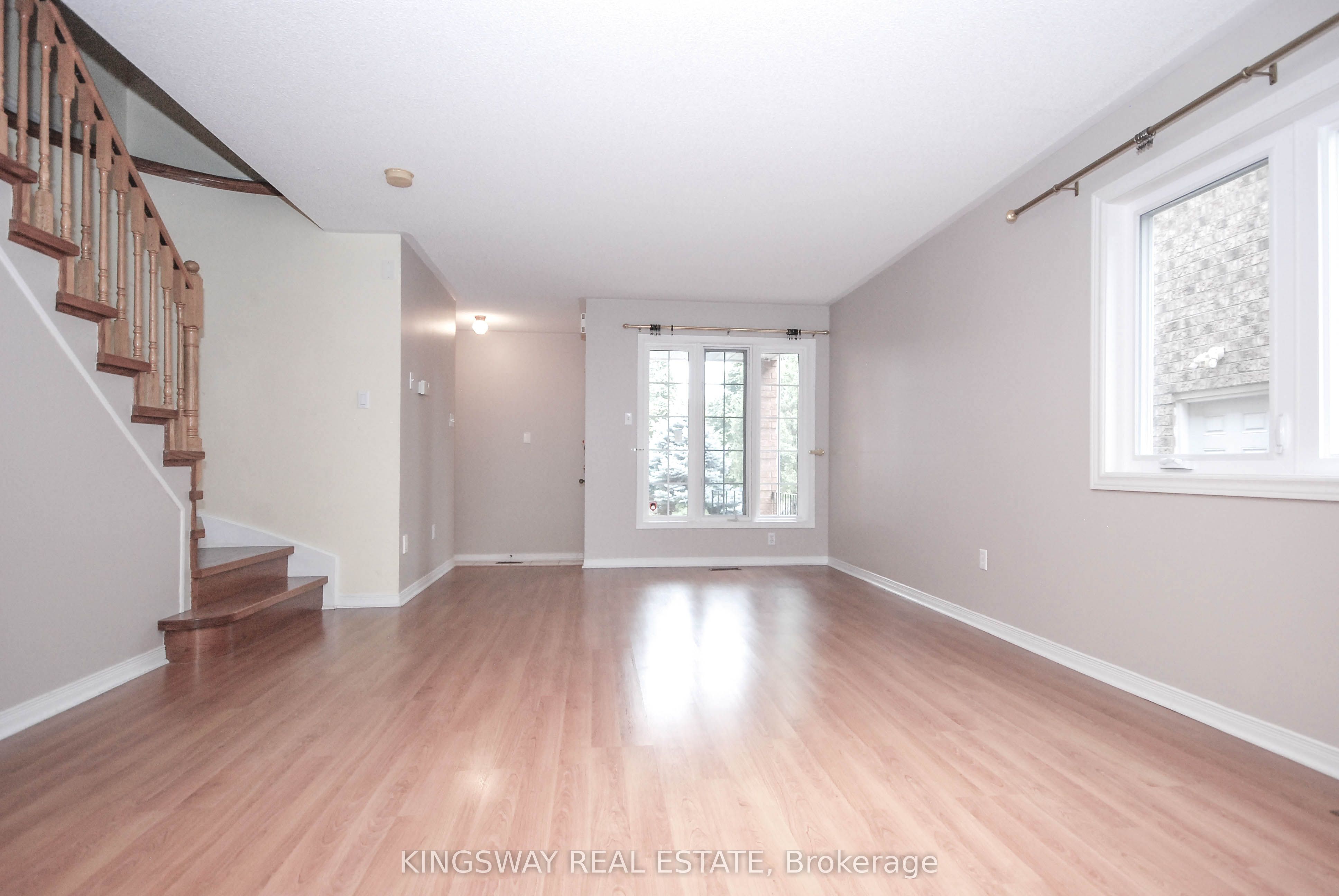 5468 Palmerston Acres