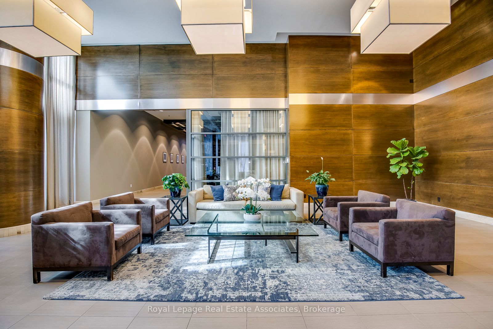 1 Hurontario Street 308