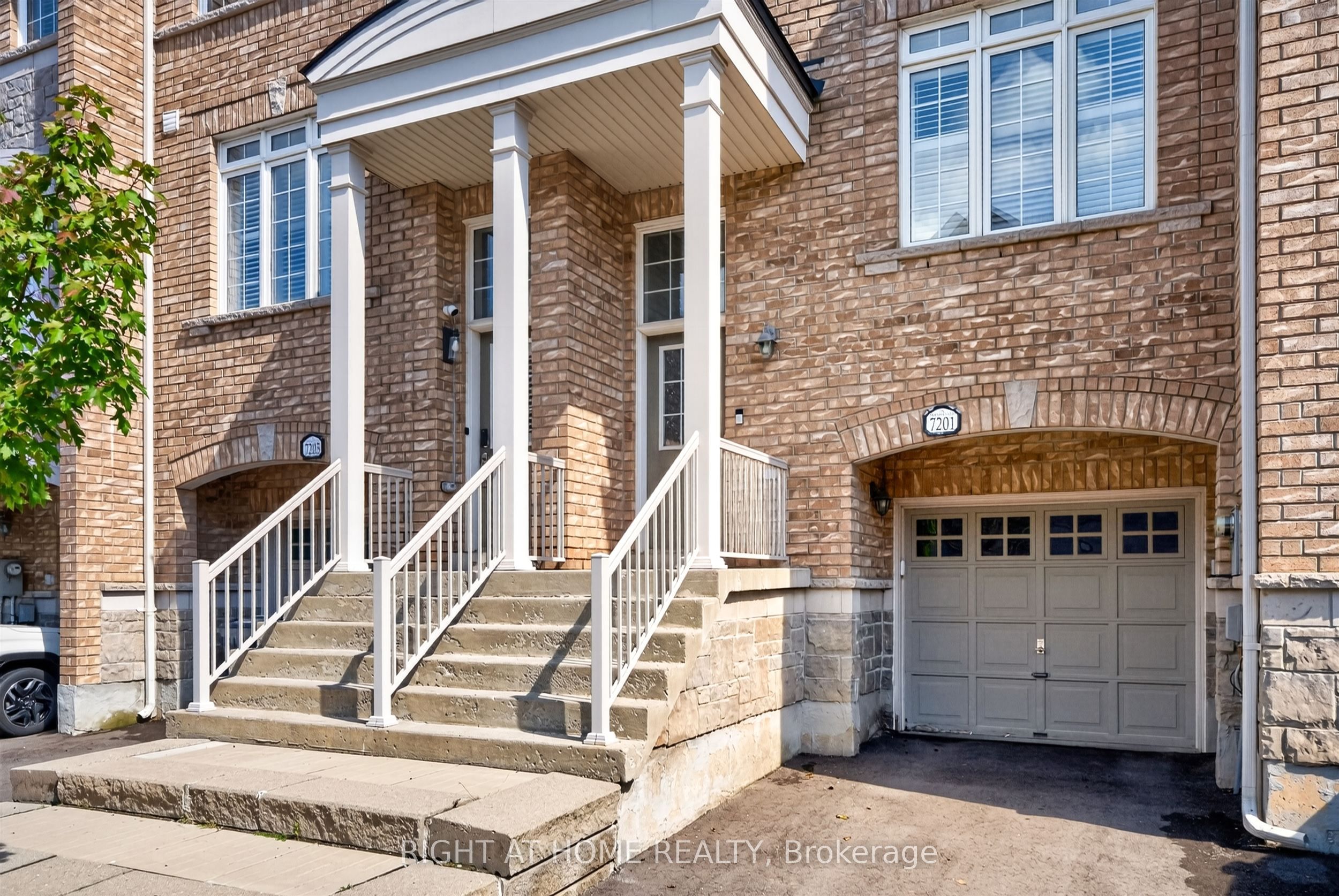 7201 Triumph Lane