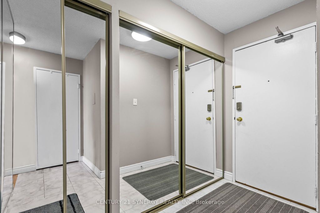 Photo of 158A McArthur Avenue #1009, Vanier and Kingsview Park, ON K1L 7E7 (MLS # X12954468)