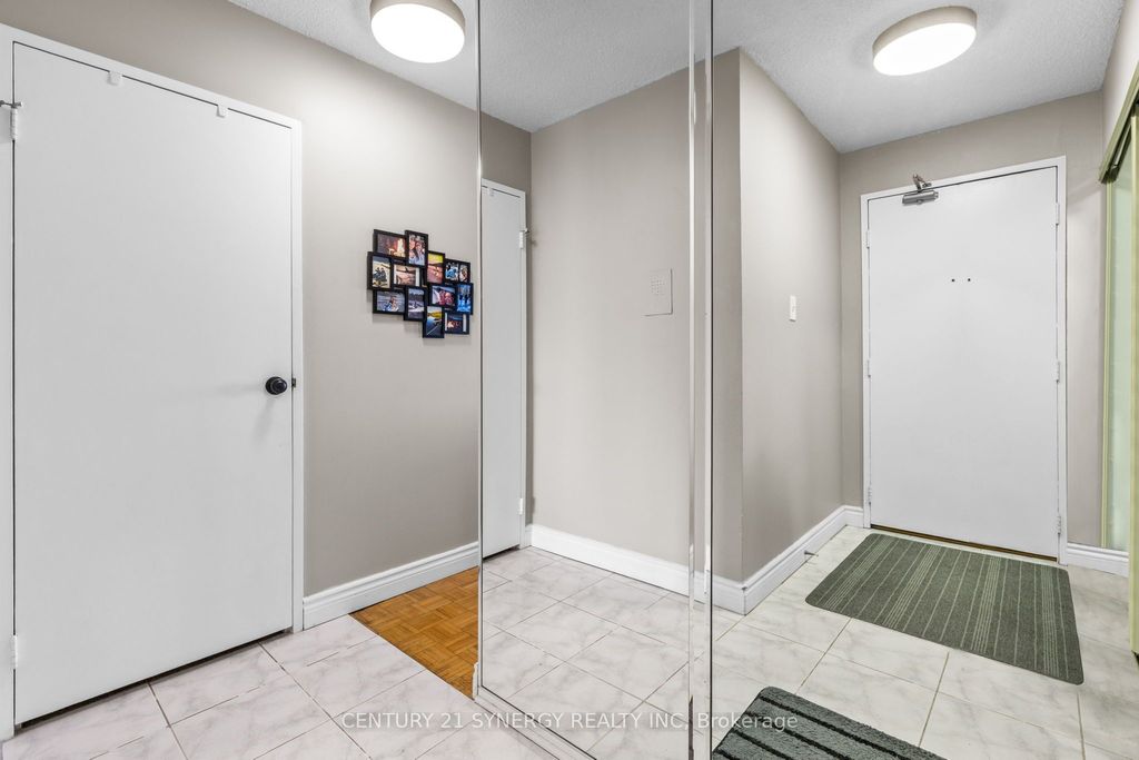 Photo of 158A McArthur Avenue #1009, Vanier and Kingsview Park, ON K1L 7E7 (MLS # X12954468)