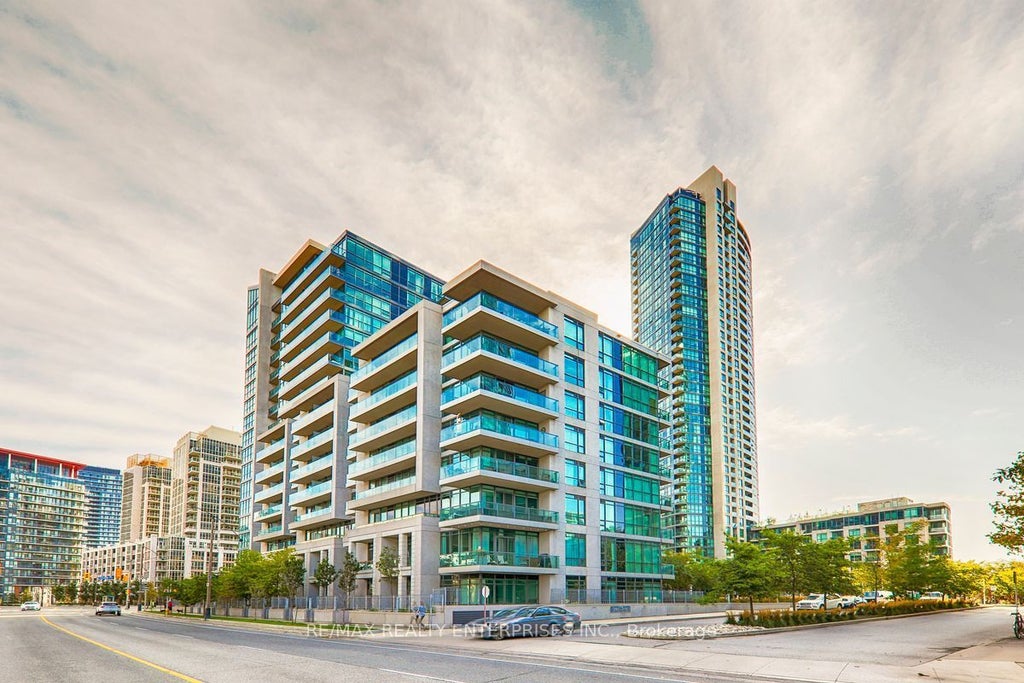 Photo of 215 Fort York Boulevard #612, Toronto, ON M5V 4A2 (MLS # C13829898)