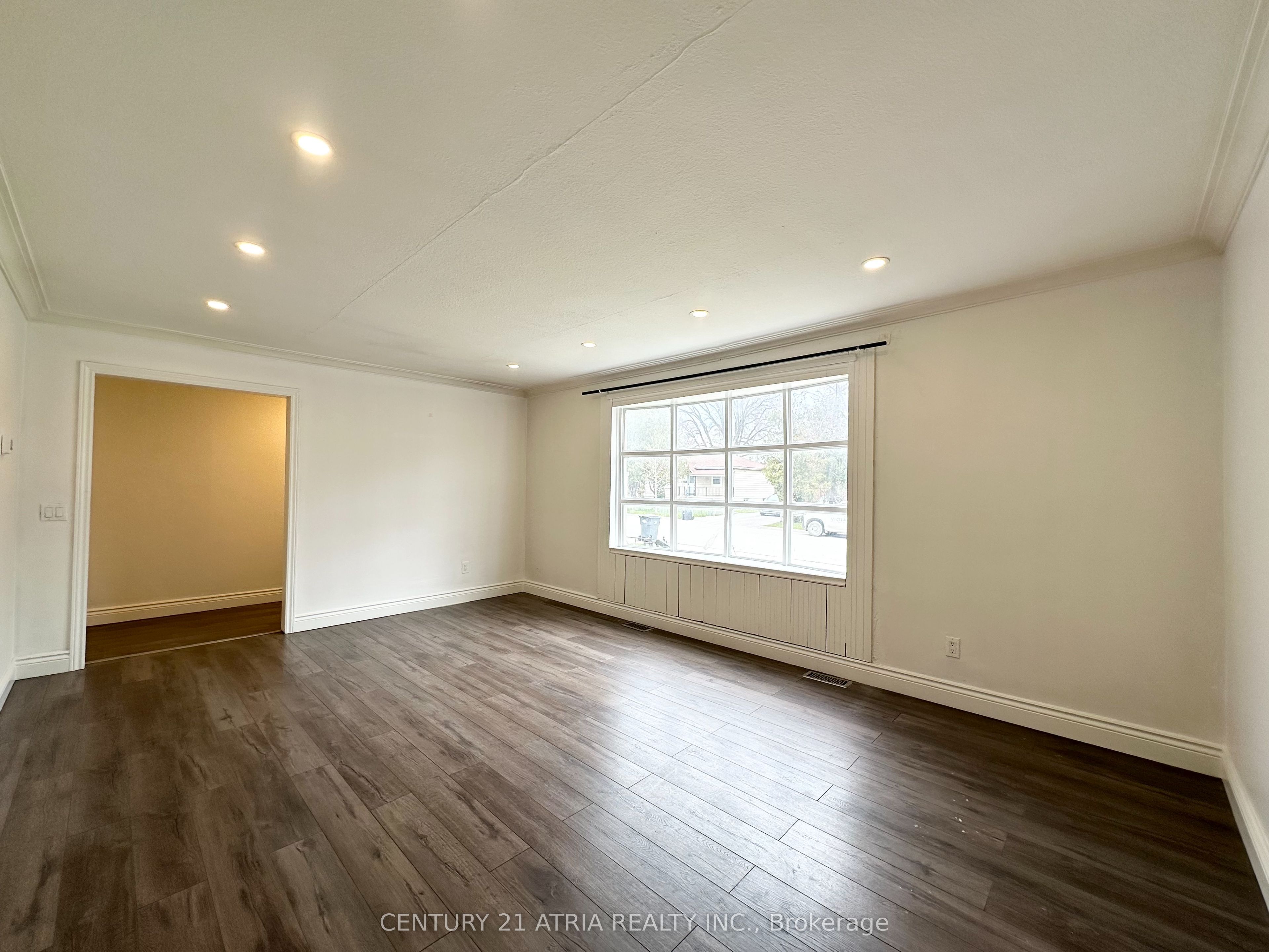 1070 Fergus Avenue Upper