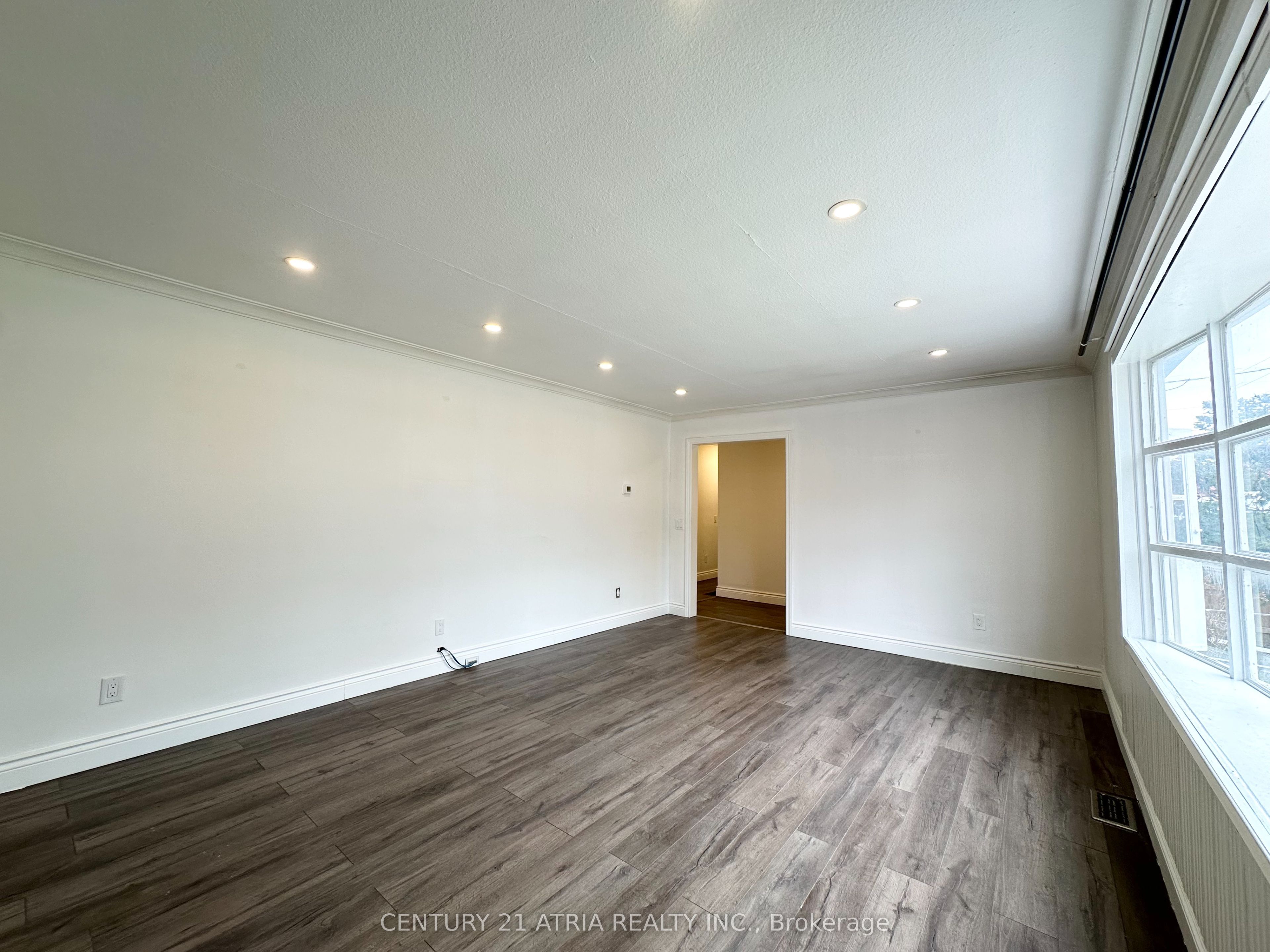 1070 Fergus Avenue Upper