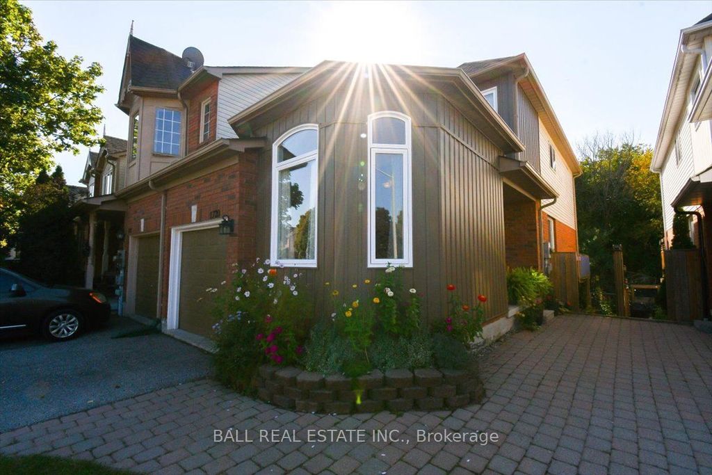 Photo of 1720 Woodgate Trail, Oshawa, ON L1G 8B4 (MLS # E12452456)