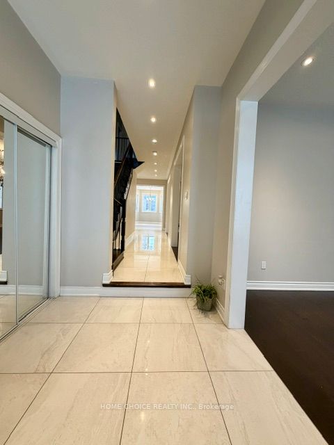 42 Squire Ellis Drive