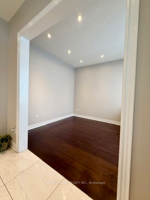 42 Squire Ellis Drive