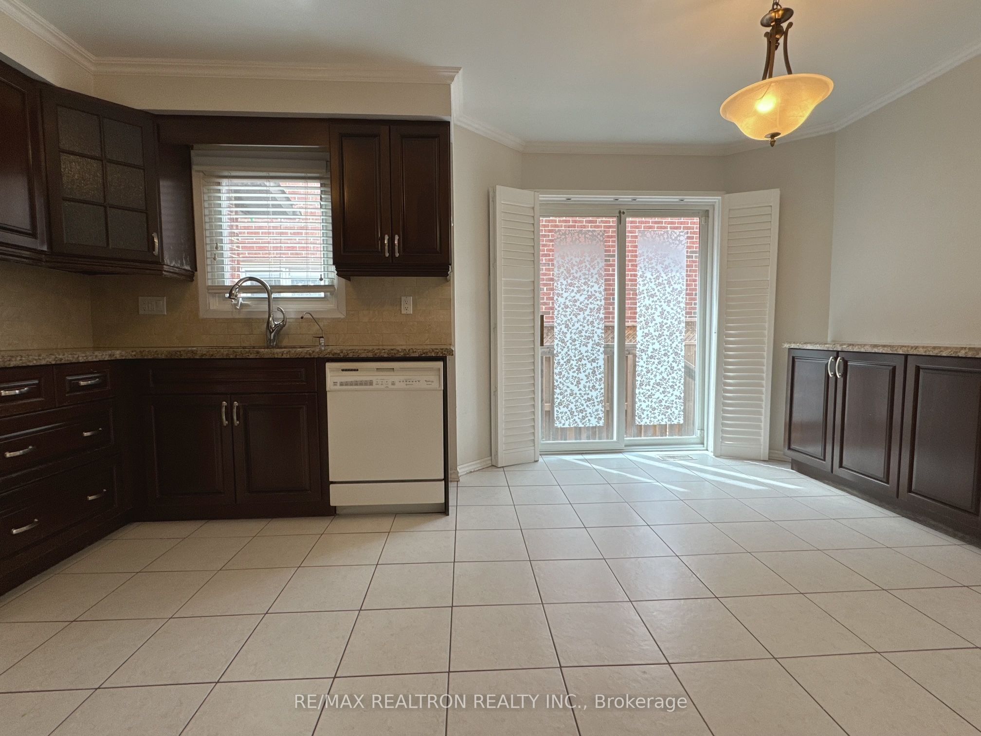 8 Belvedere Crescent