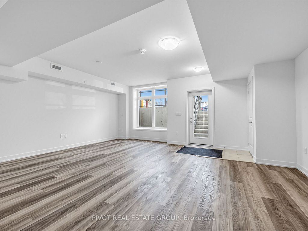 Photo of 56 Elizabeth Street S #1101, Richmond Hill, ON L4C 5W2 (MLS # N13063490)