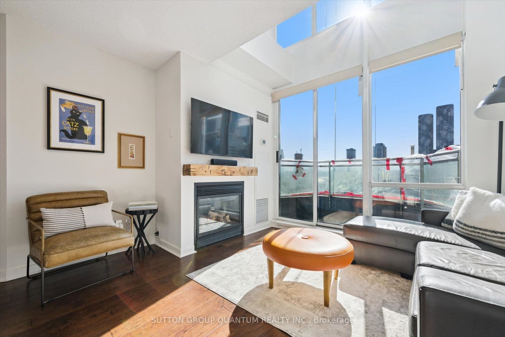 Photo of 77 Lombard Street #915, Toronto, ON M5C 3E1 (MLS # C13886270)