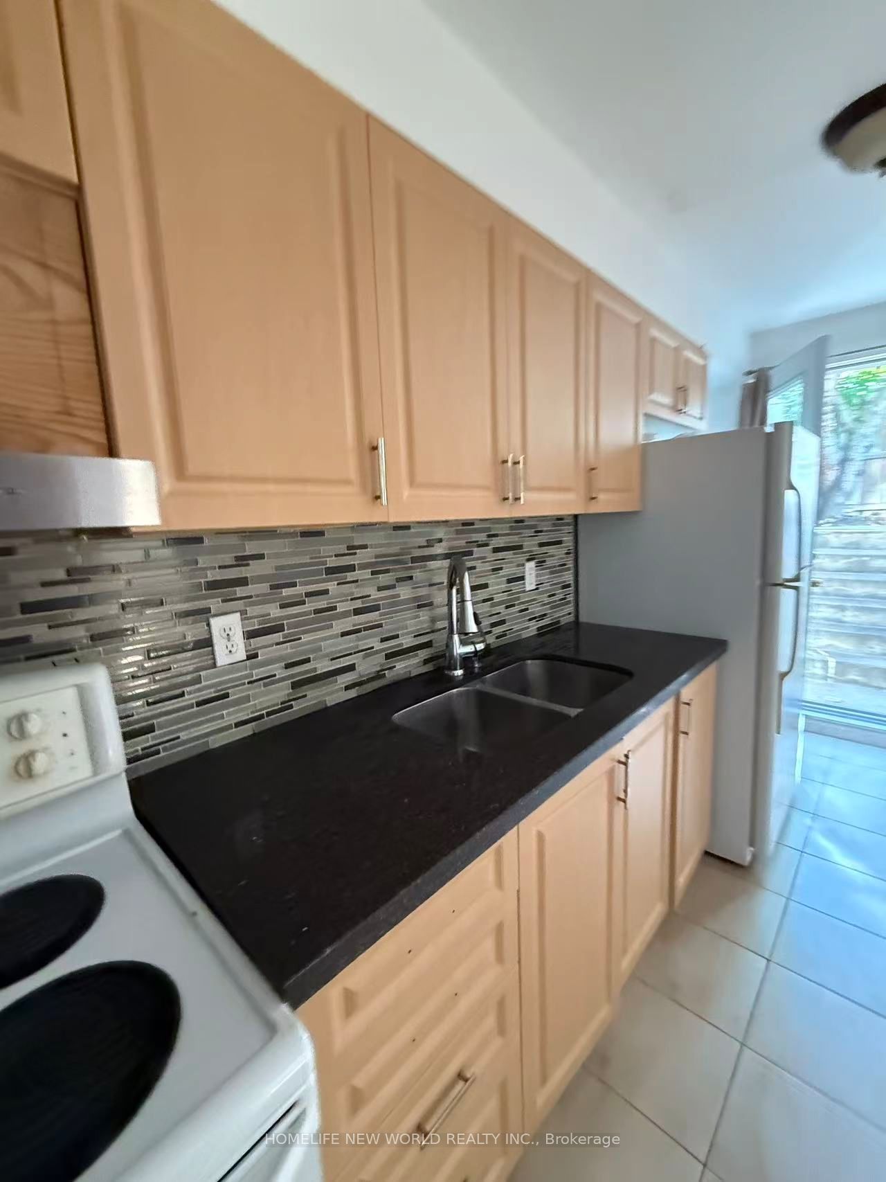 5 RIVINGTON Avenue BASEMENT