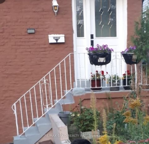 6387 Chaumont Crescent Mississauga ON L5N 2M7