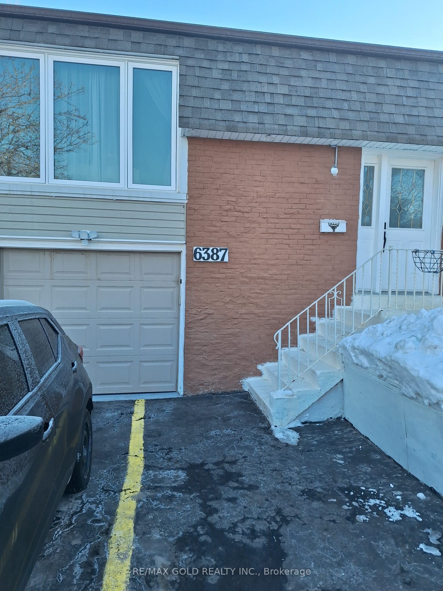 6387 Chaumont Crescent