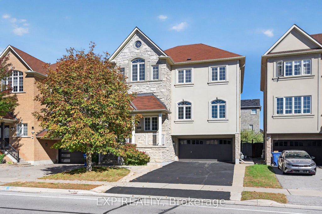 Photo of 209 Woodspring Avenue, Newmarket, ON L3X 3J4 (MLS # N13833722)