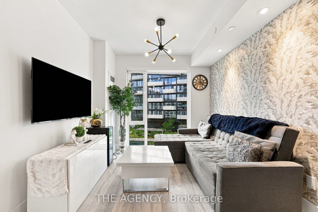Photo of 470 Front Street #907, Toronto, ON M5V 0V6 (MLS # C13621162)
