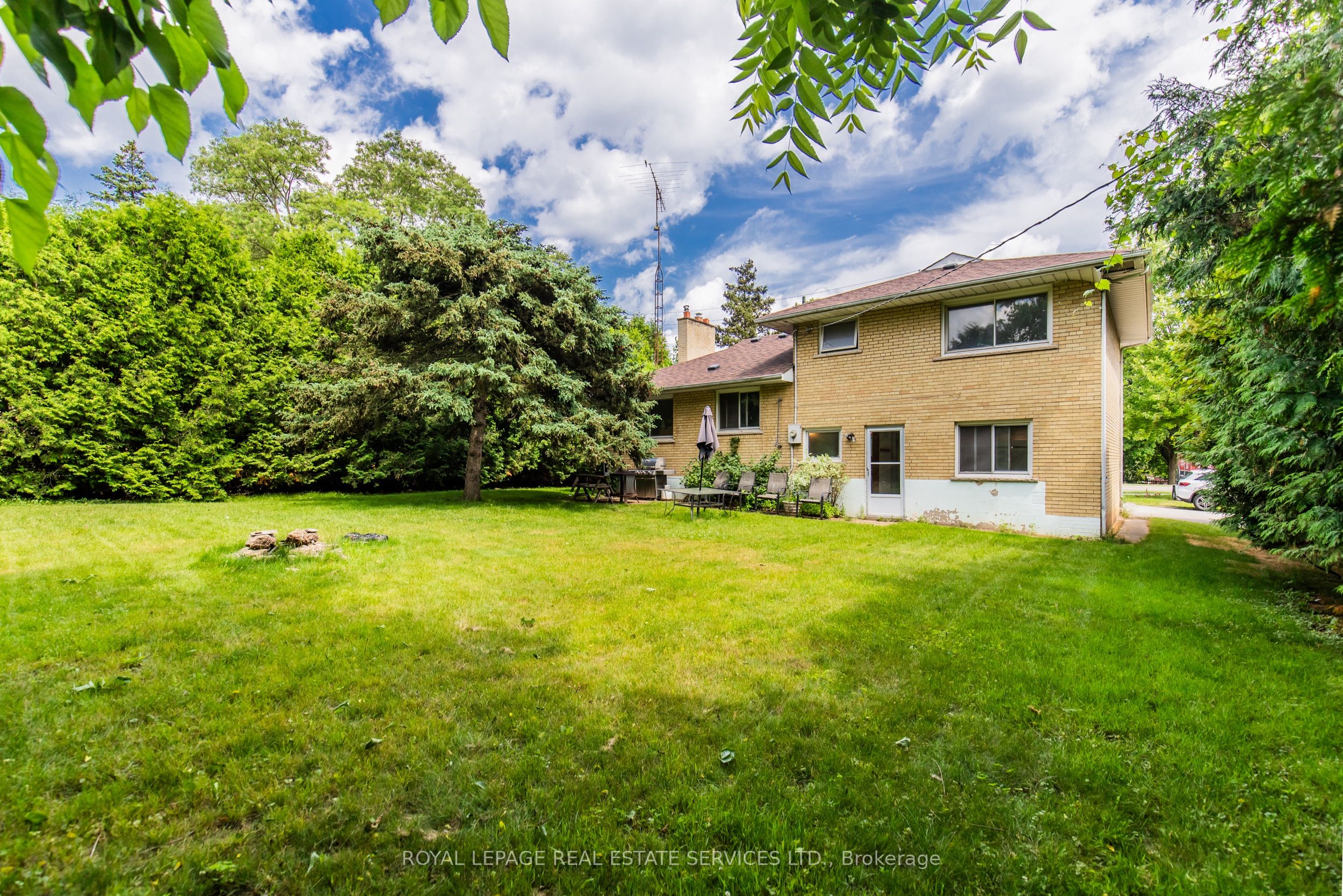 227 Lakeshore Road W Unit #2