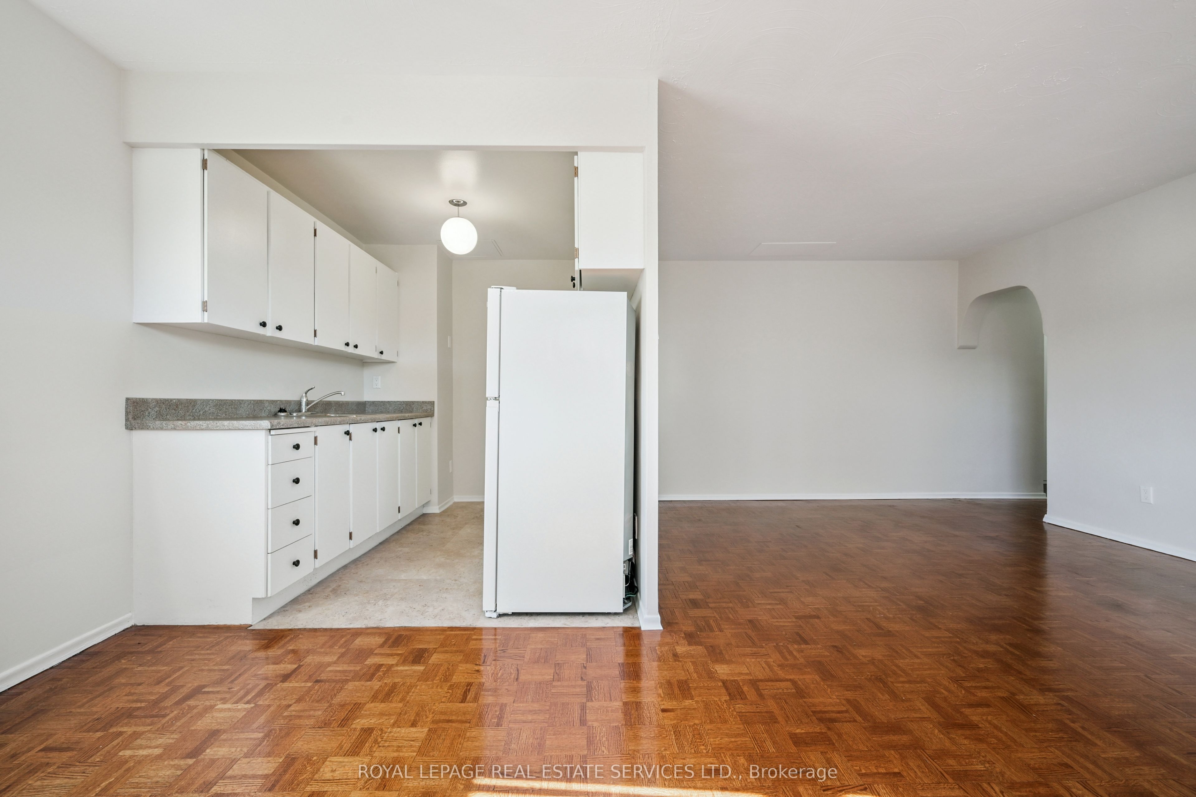 7 Helene Street N 402
