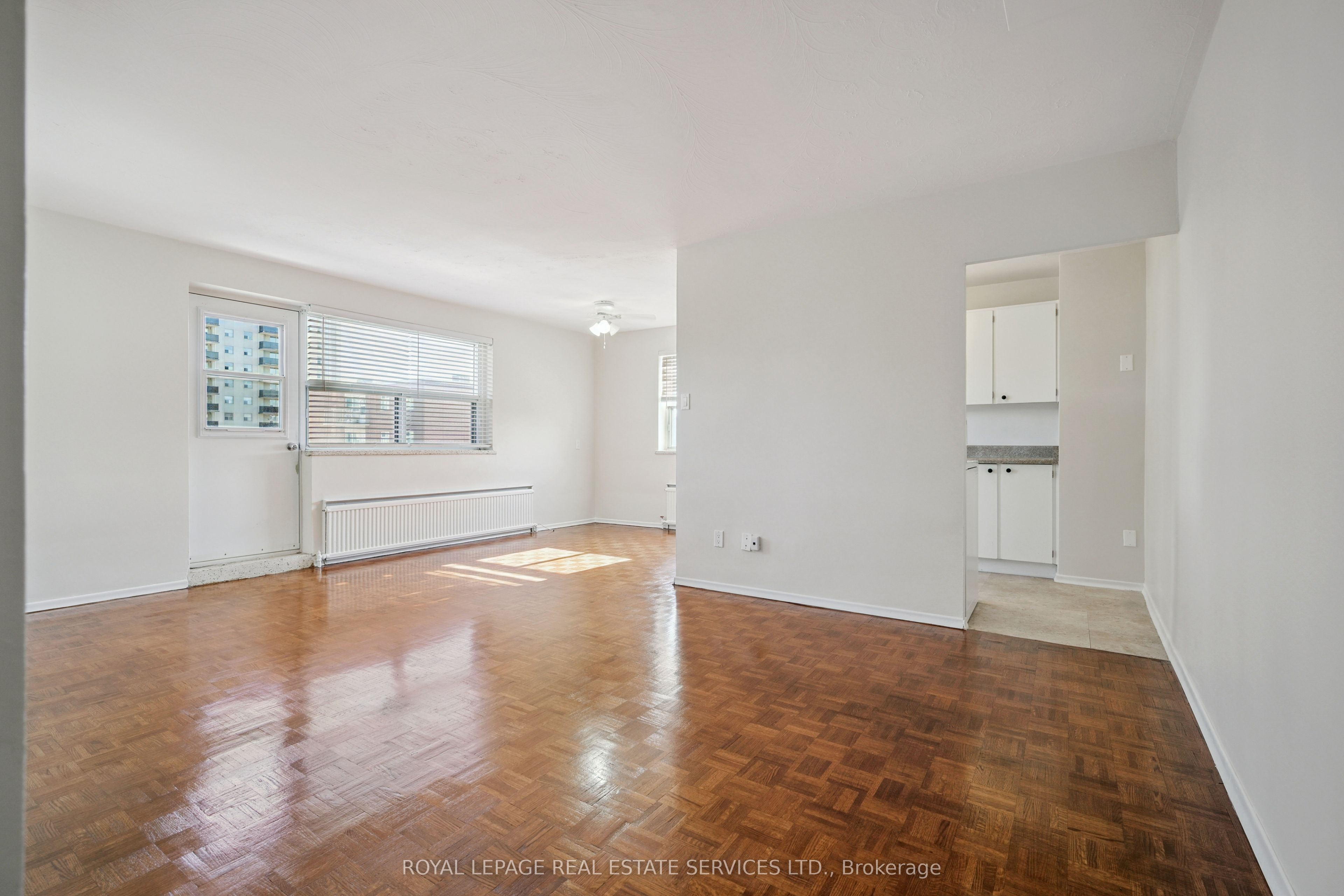 7 Helene Street N 402
