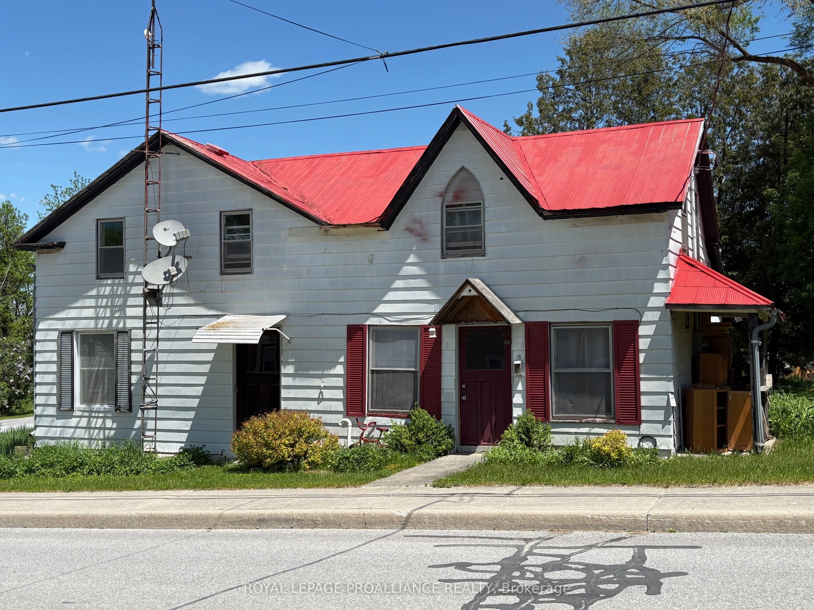 Photo 1 of 36 — 25 Thomas Street, Tweed, ON K0K 3H0