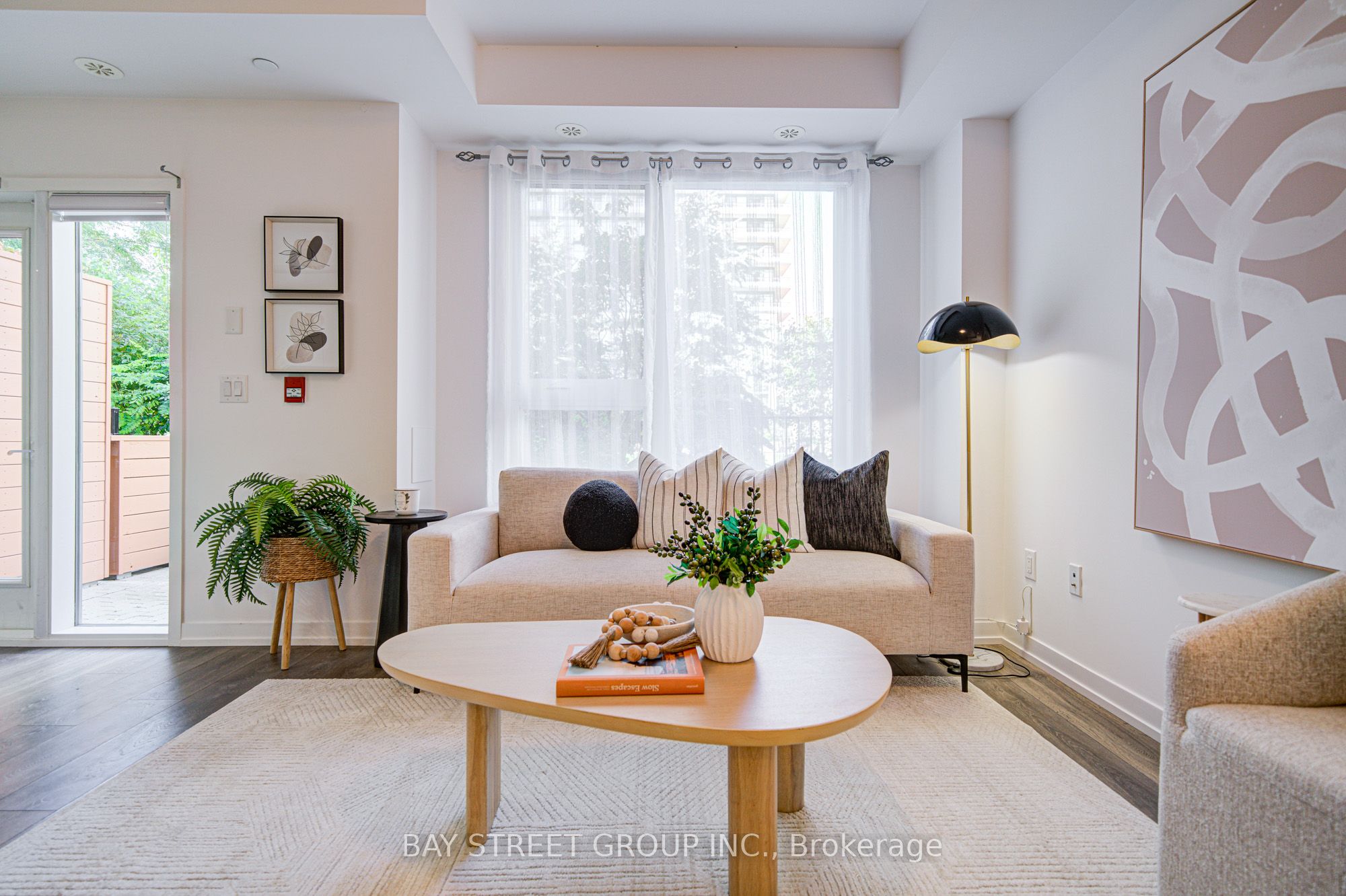 2530 Eglinton Avenue W 116