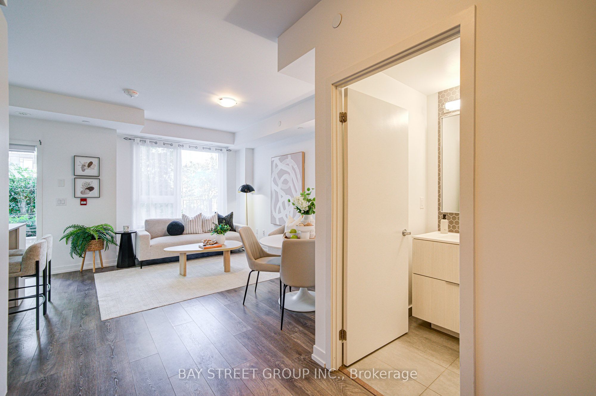 2530 Eglinton Avenue W 116