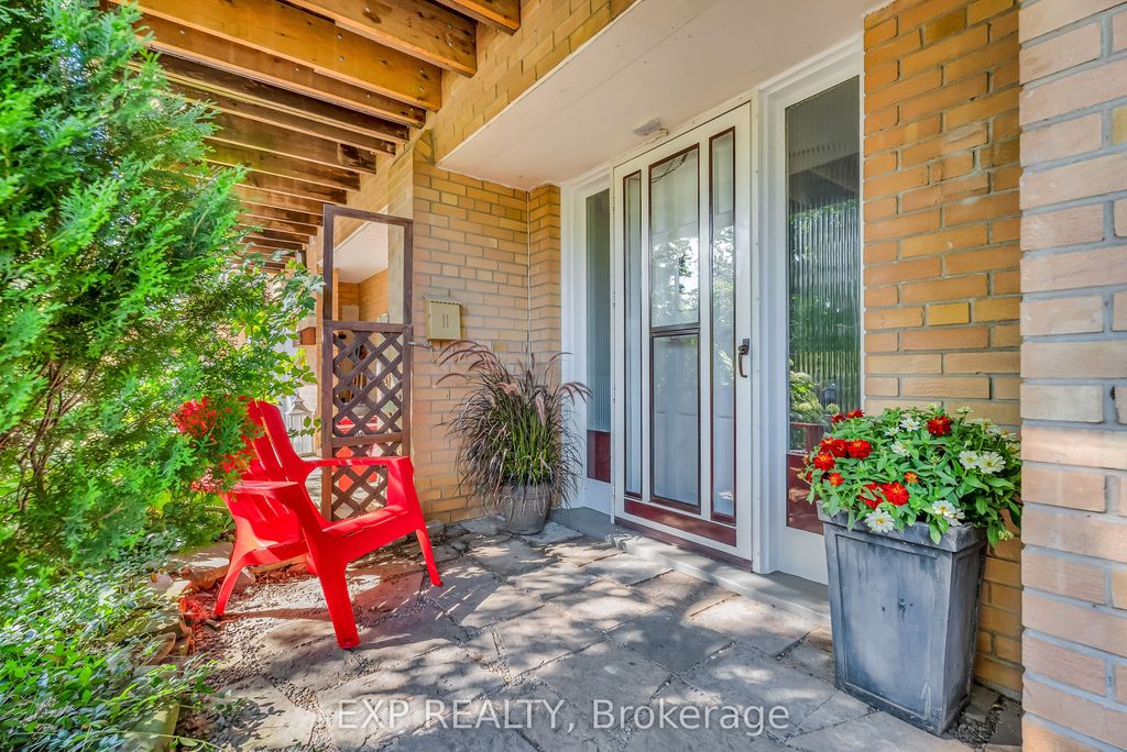 Photo of 27 Tulip Street #10, Oakville, ON L6L 3V3 (MLS # W12961856)